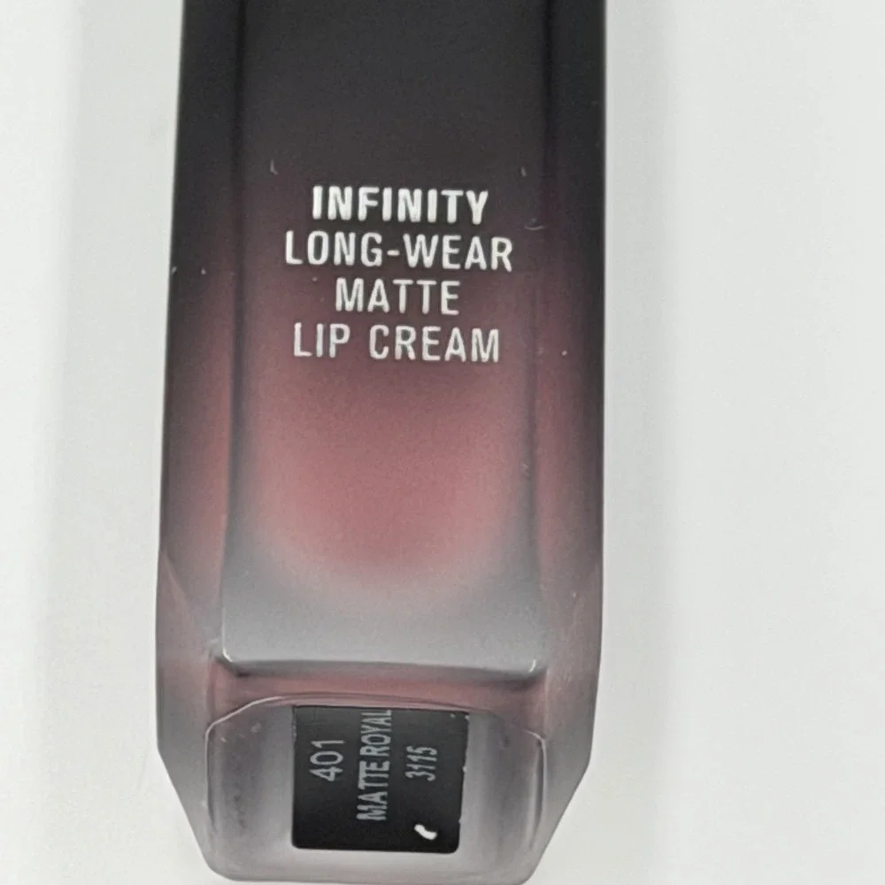 New In Box IL Makiage Infinity Long Wear‎ Lip Cream Color Matte Royal 401